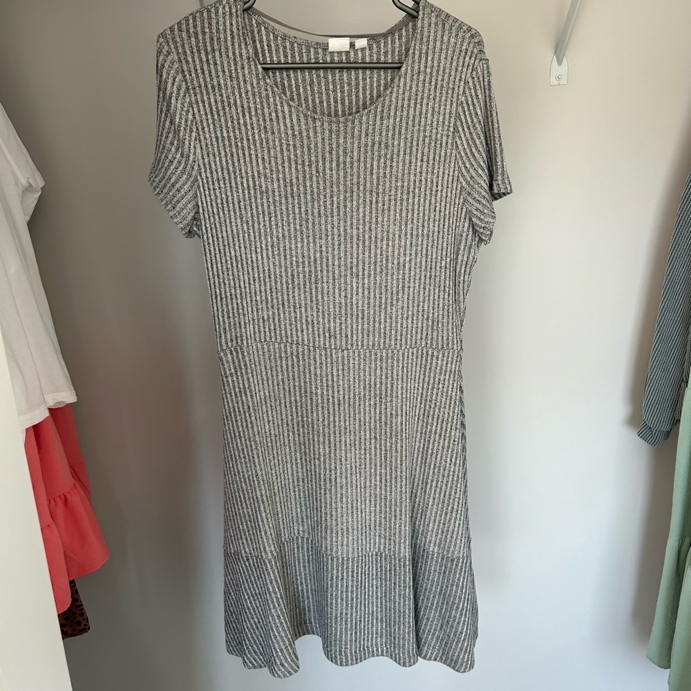 GAP Gray Ribbed Knit Midi Dress Short Sleeve Sweater Dress M